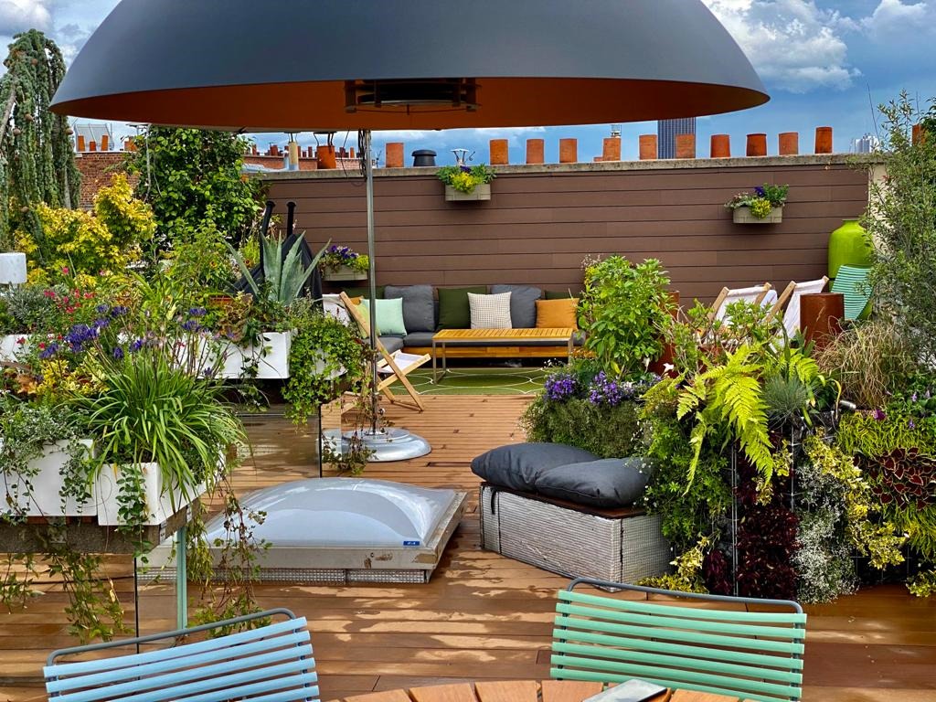 Aménagement paysager d'un toit par Terrasse et Jardin de Paris